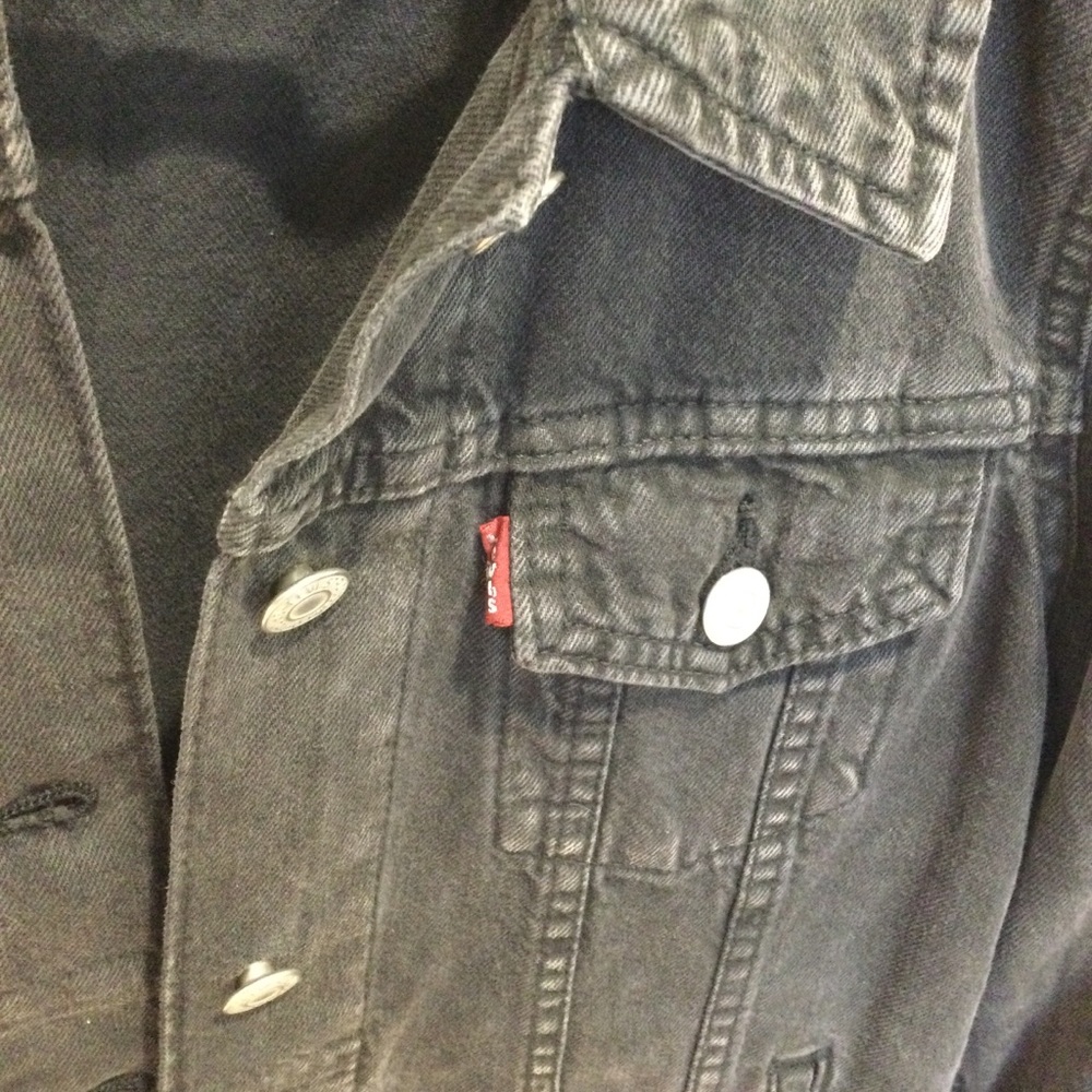 Black Levi’s Denim Jacket - Picture 5 of 5